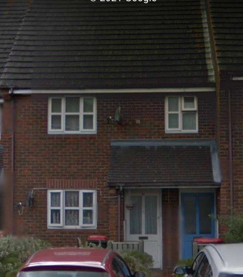 Marvellous Meridian Maisonette Ifield Exterior photo